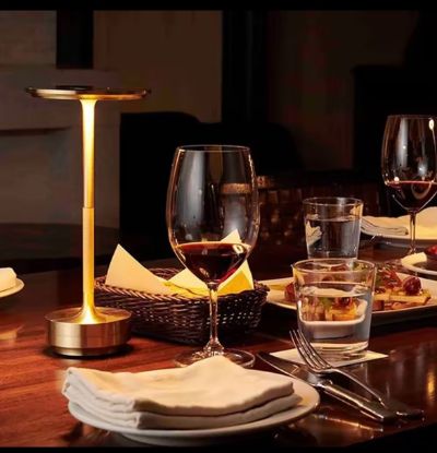 Đèn bàn tiệc chill