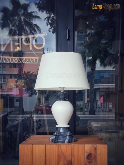 Đèn bàn thân đá tự nhiên cao cấp