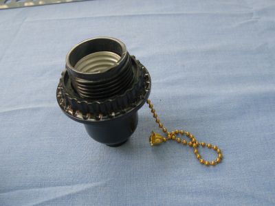 Đui đèn công tắc giật